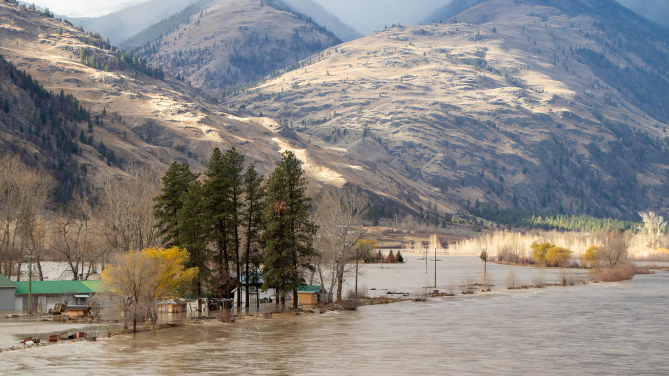 Inondations dans la vallée de Similkameen en Colombie-Britannique, Canada