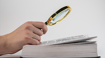 Comparaison des outils de reconnaissance optique de caractères pour les documents à forte densité de texte et les textes de scène