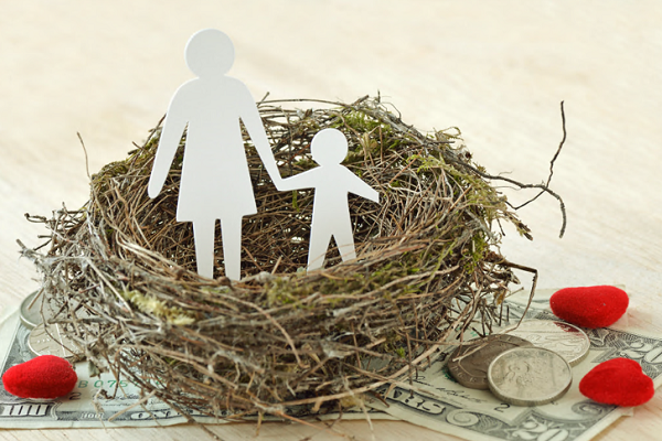 Prévalence du faible revenu chez les personnes vivant dans une famille monoparentale dirigée par un parent immigrant : une analyse intersectionnelle