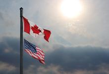 Canadian and American flags - Drapeaux canadiens et américains
